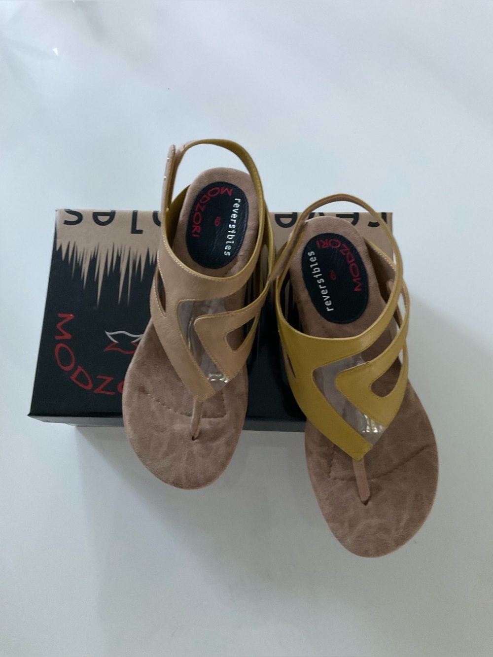 Modzori ZOEY Reversible Thong Sandal